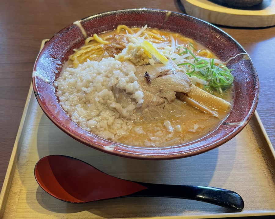 ジンジャータイガーのラーメン、ホワイトタイガー