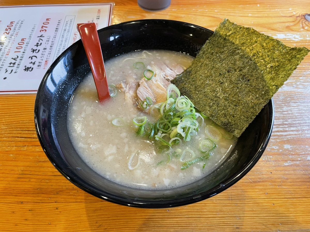 本丸亭 大府本店の博多ラーメンこってり(背脂入り)