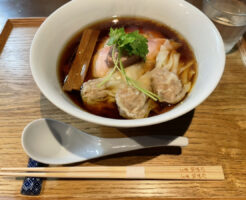 らぁ麺 紫陽花 醤油わんたんラーメン